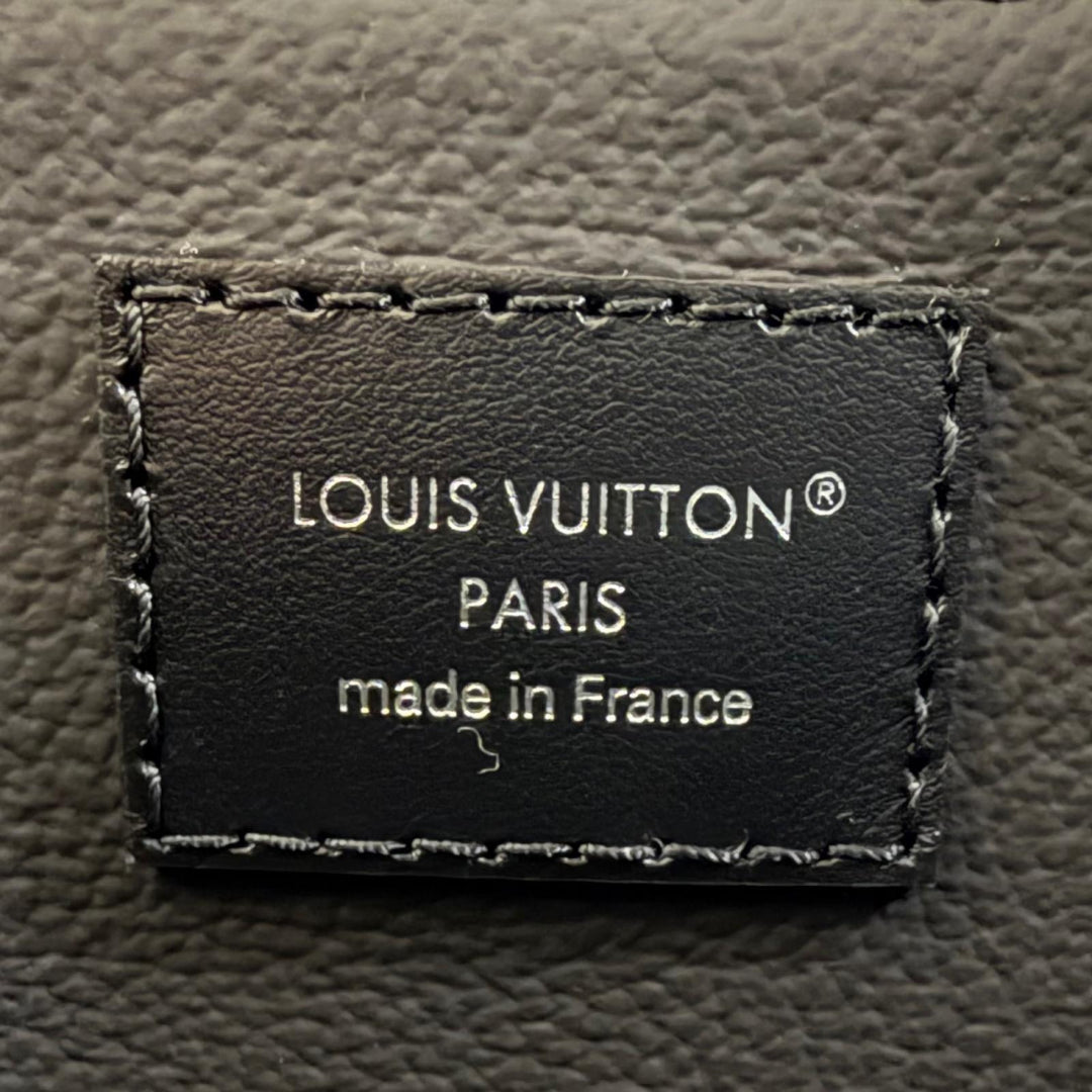 極美品□LOUIS VUITTON ルイヴィトン M46354 ドップ・キット モノグラムエクリプス トラベルポーチ セカンドバッグ ブラック フランス製
