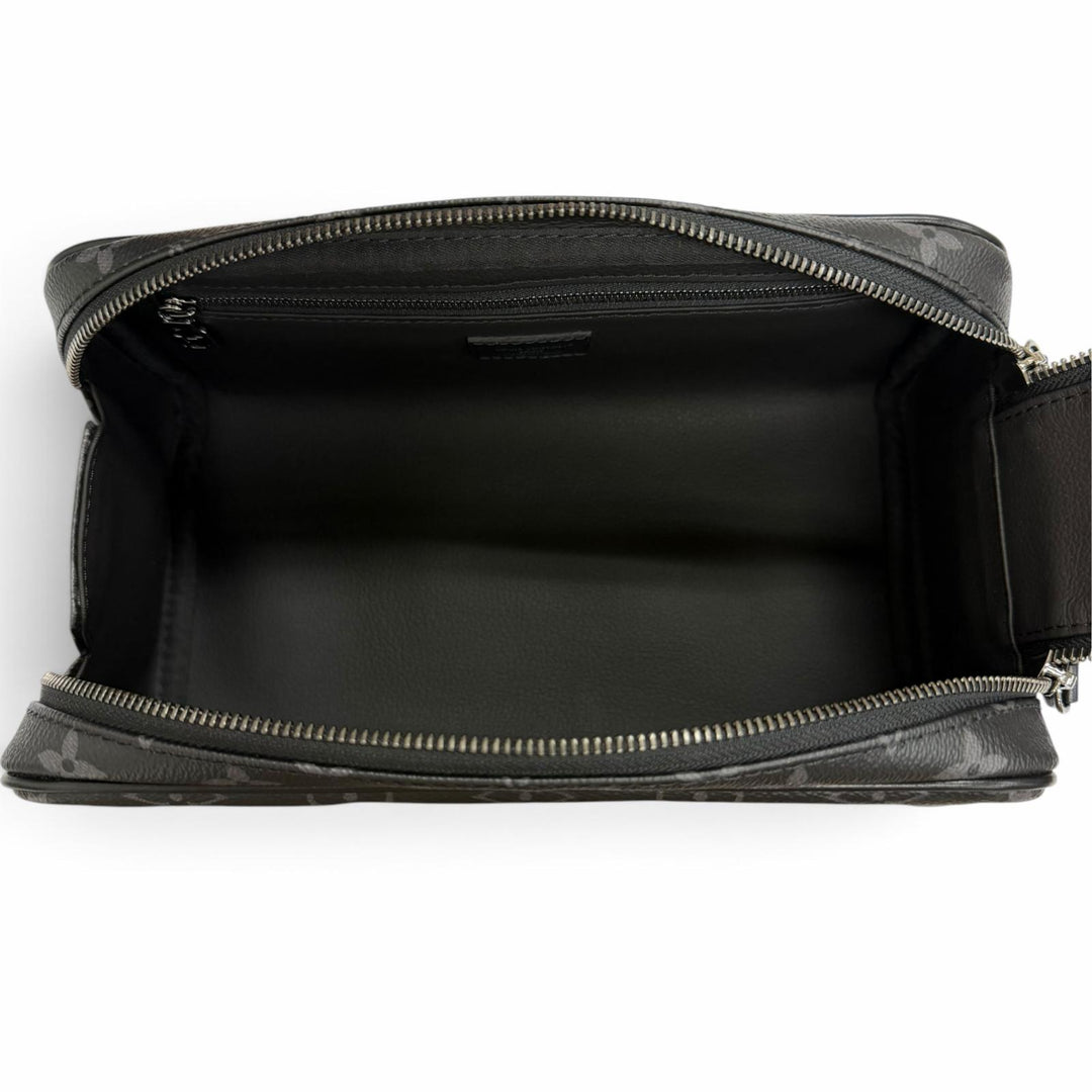 極美品□LOUIS VUITTON ルイヴィトン M46354 ドップ・キット モノグラムエクリプス トラベルポーチ セカンドバッグ ブラック フランス製