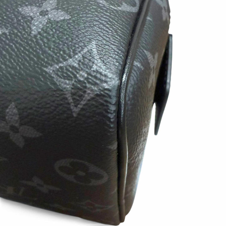 極美品□LOUIS VUITTON ルイヴィトン M46354 ドップ・キット モノグラムエクリプス トラベルポーチ セカンドバッグ ブラック フランス製