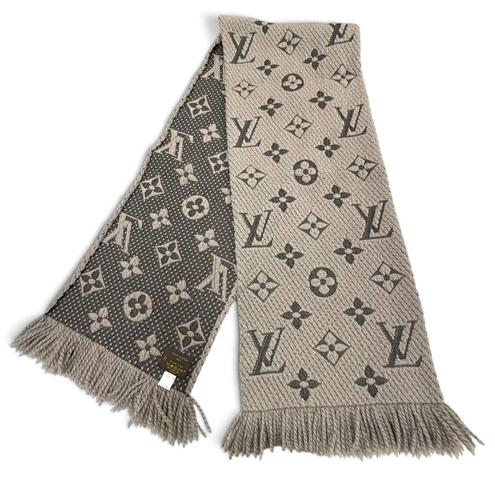 美品▼LOUIS VUITTON ルイヴィトン 413287 エシャルプ ロゴマニア モノグラム ウール シルク フリンジ付き マフラー グレージュ 正規品