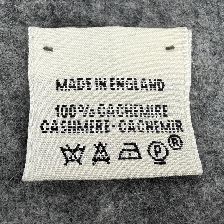美品☆HERMES エルメス カシミヤ100％ ロゴ刺繍 フリンジ付 大判ショール マフラー グレー イングランド製 レディース
