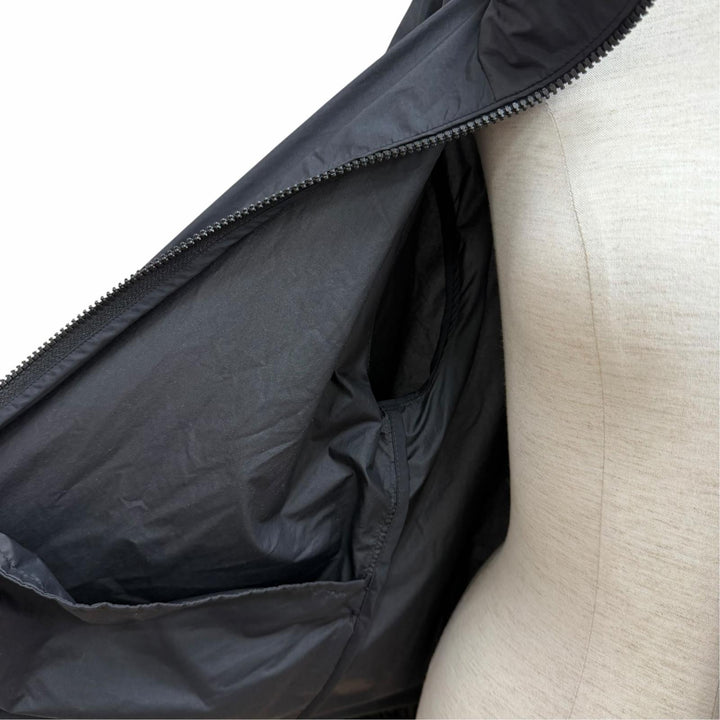 未使用品★MONCLER モンクレール 2023年製 FEGEO ロゴワッペン フード付 ZIP UP ウインドブレーカー ナイロンジャケット 黒 2 正規品
