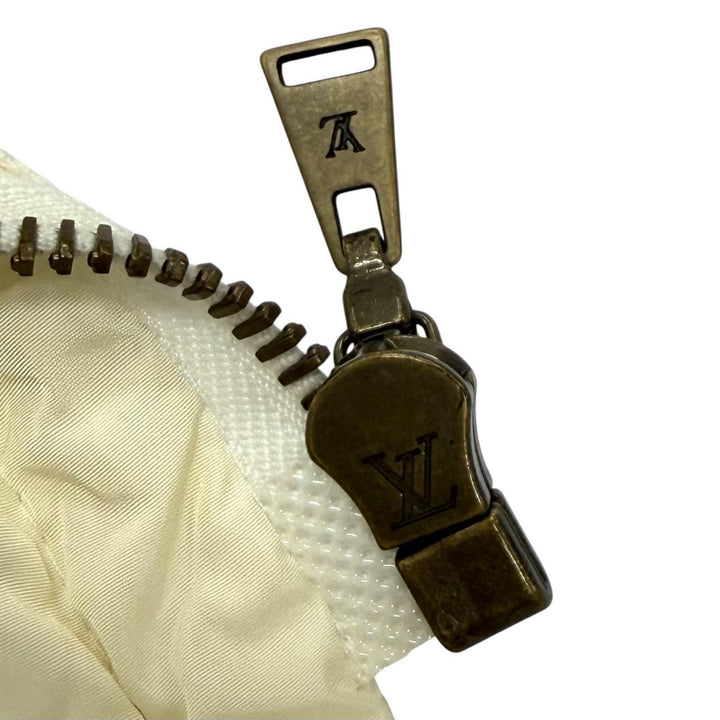 極美品★LOUIS VUITTON ルイヴィトン ロゴボタン・ベルト付 フード裏ミンク ダウンベスト アイボリー 36 イタリア製 正規品 レディース