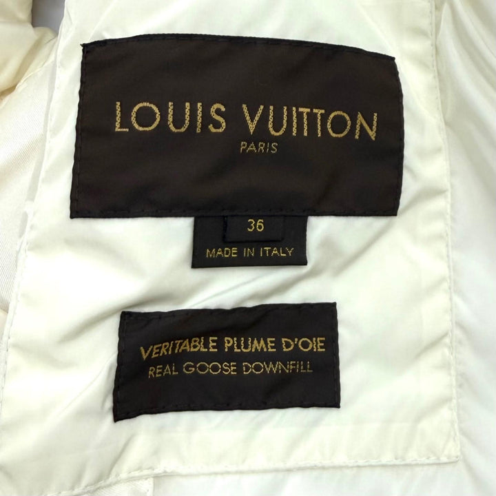極美品★LOUIS VUITTON ルイヴィトン ロゴボタン・ベルト付 フード裏ミンク ダウンベスト アイボリー 36 イタリア製 正規品 レディース