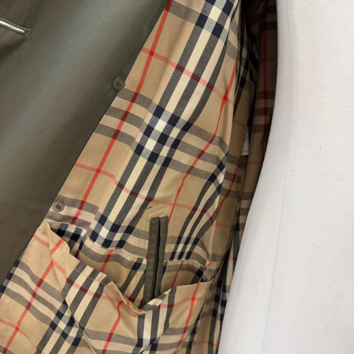 美品▼Burberrys バーバリー ヴィンテージ コットン100% 裏地ノバチェック柄 トレンチコート カーキ 玉虫色 Mサイズ相当 メンズ ビジネス