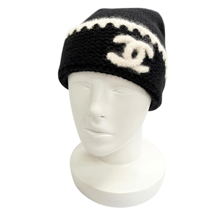 極美品△CHANEL シャネル AA9203 カシミヤ97％ ココマーク ニット帽 ニットキャップ ブラック ホワイト イギリス製 正規品 レディース