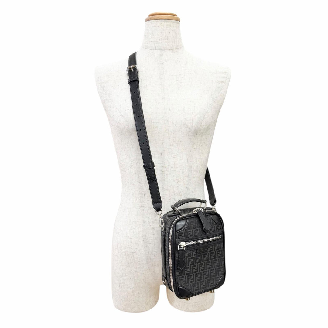未使用品△FENDI フェンディ 7VA542 マイクロFF ジャガード レザー使い トラベルミニバッグ ショルダーバッグ ブラック イタリア製 箱付