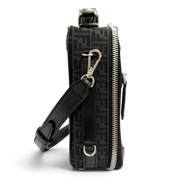 未使用品△FENDI フェンディ 7VA542 マイクロFF ジャガード レザー使い トラベルミニバッグ ショルダーバッグ ブラック イタリア製 箱付