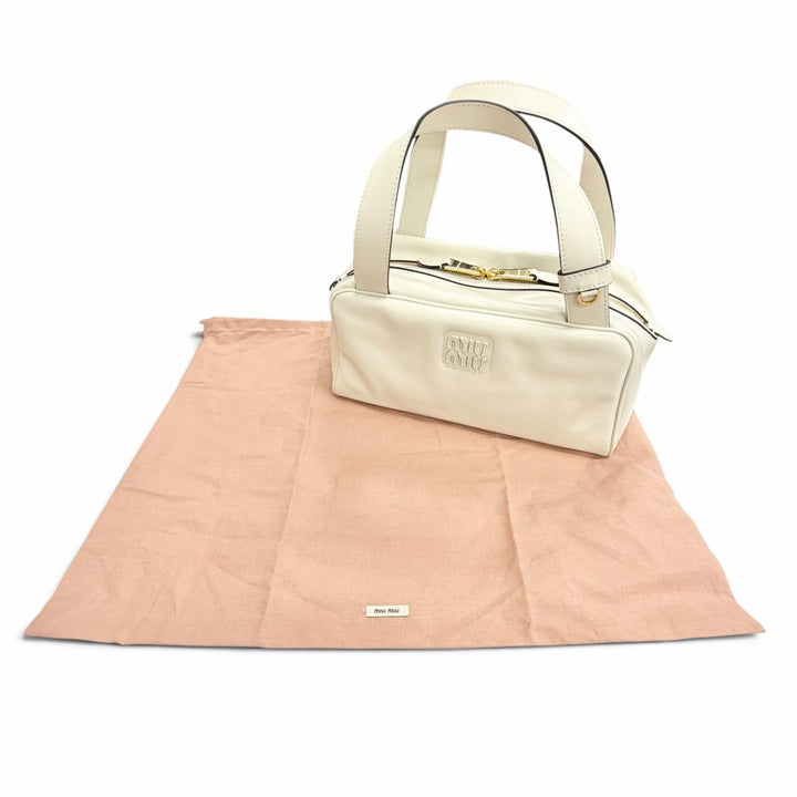 未使用品△MIUMIU ミュウミュウ 5BB182 ロゴ シャインカーフレザー ボーリング バッグ ハンドバッグ アイボリー イタリア製 保存袋付き