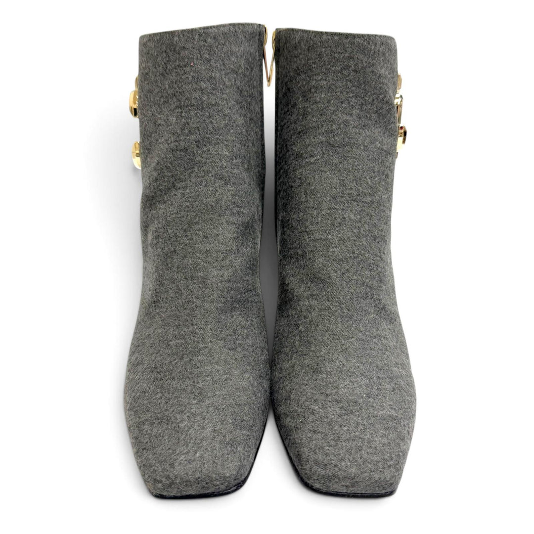 未使用品△JIMMY CHOO ジミーチュウ MINORI 65 ミノリ JCロゴ金具 サイドジップ ショートブーツ アンクルブーツ グレー 35 保存袋付き