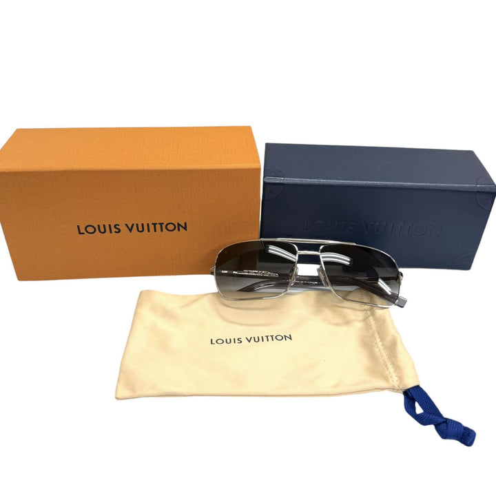 極美品□LOUIS VUITTON ルイヴィトン 2026年製 Z0260U サングラス・アティテュード 現行品 アルジャン 59□16-140 デモレンズ イタリア製