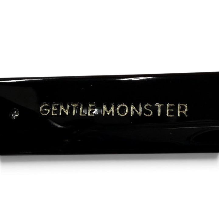 美品●GENTLE MONSTER ジェントルモンスター TAMBU オーバルフレーム レクタングルデザイン サングラス ブラック シルバー 50□23 140