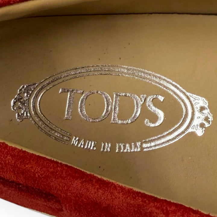 未使用品▼TOD’S トッズ スウェードレザー ロゴ刻印 スリッポン ドライビングシューズ レッド 10 イタリア製 メンズ 箱・保存袋付き