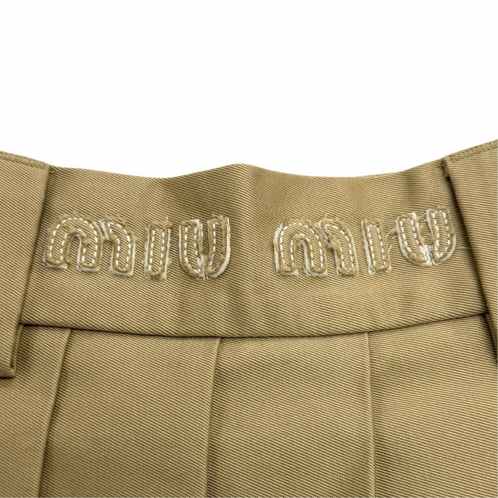 美品★Miu Miu ミュウ ミュウ MG1781 コットン100％ ウエストロゴ カットオフ チノプリーツスカート ベージュ 40 イタリア製 正規品