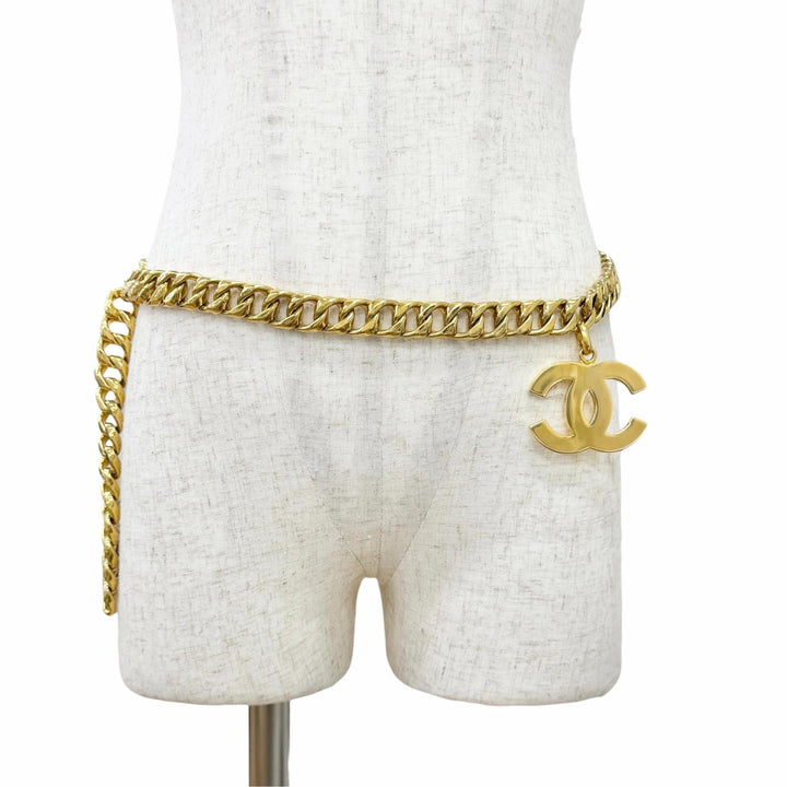美品△CHANEL シャネル ヴィンテージ 93A ココマーク チェーン ベルト ゴールド フランス製 レディース 箱付き オススメ◎