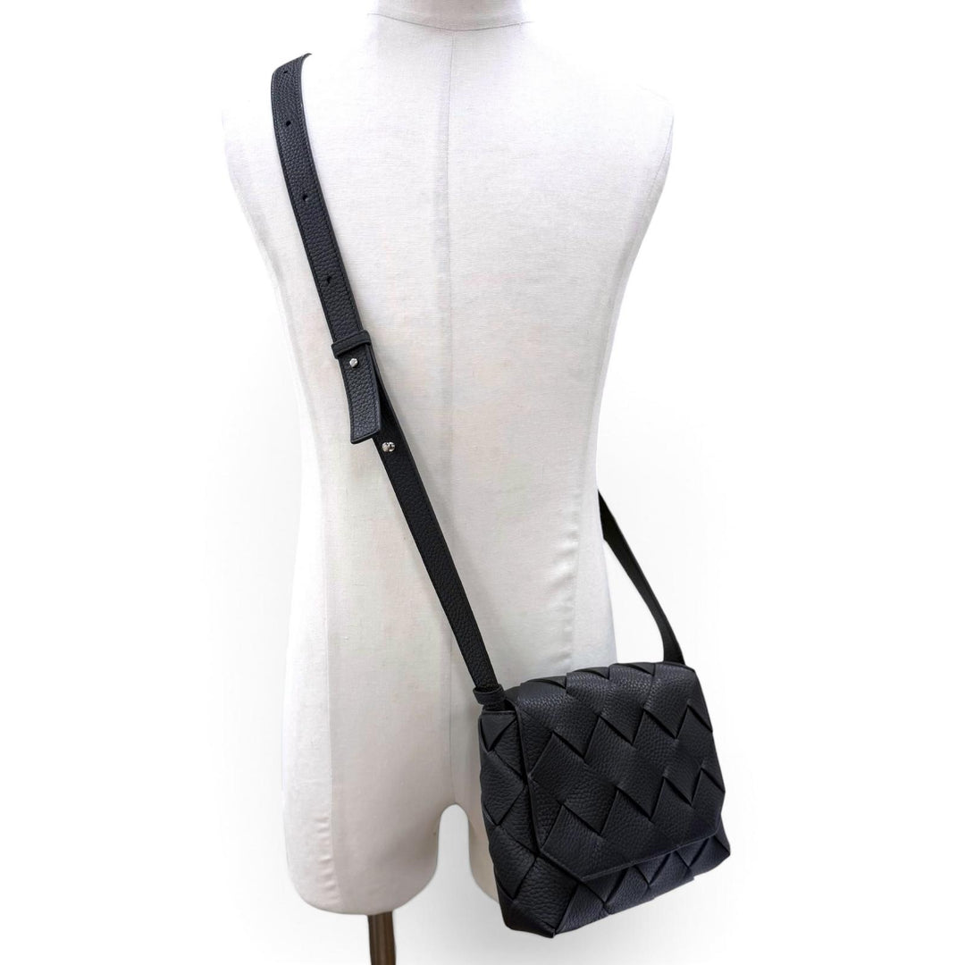 極美品▼BOTTEGAVENETA ボッテガヴェネタ 795637 ディアゴ グレインレザー イントレチャート ショルダーバッグ ブラック 定価467500円