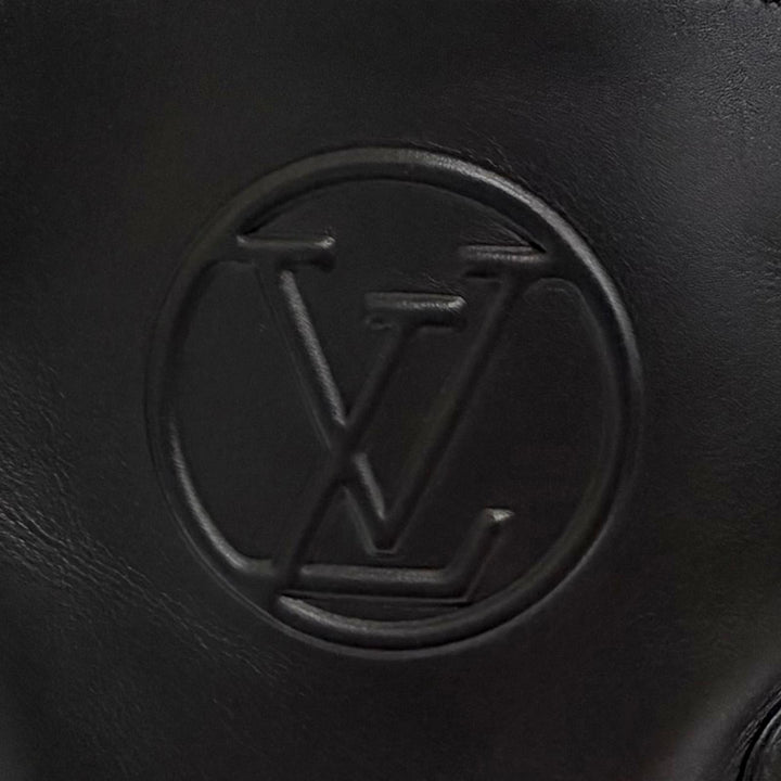 美品△LOUIS VUITTON ルイヴィトン レザー LVサークルロゴ ラウンドトゥ フラット ショートブーツ ブラック 37 イタリア製 レディース