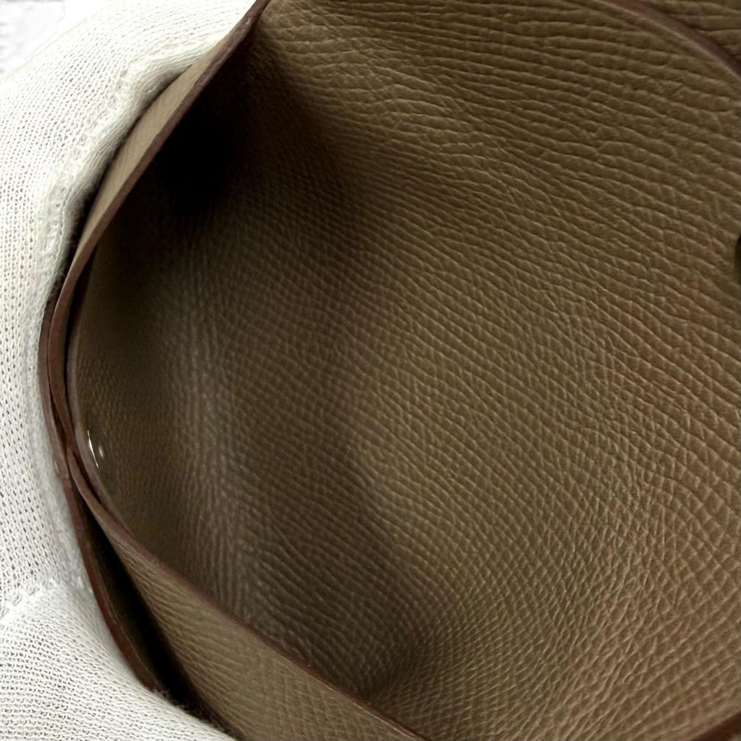 未使用品★HERMES エルメス カルヴィ デュオ エトゥープ ヴォーエプソン セリエ金具 コンパクトウォレット 二つ折り財布 K刻印 仏製 箱付