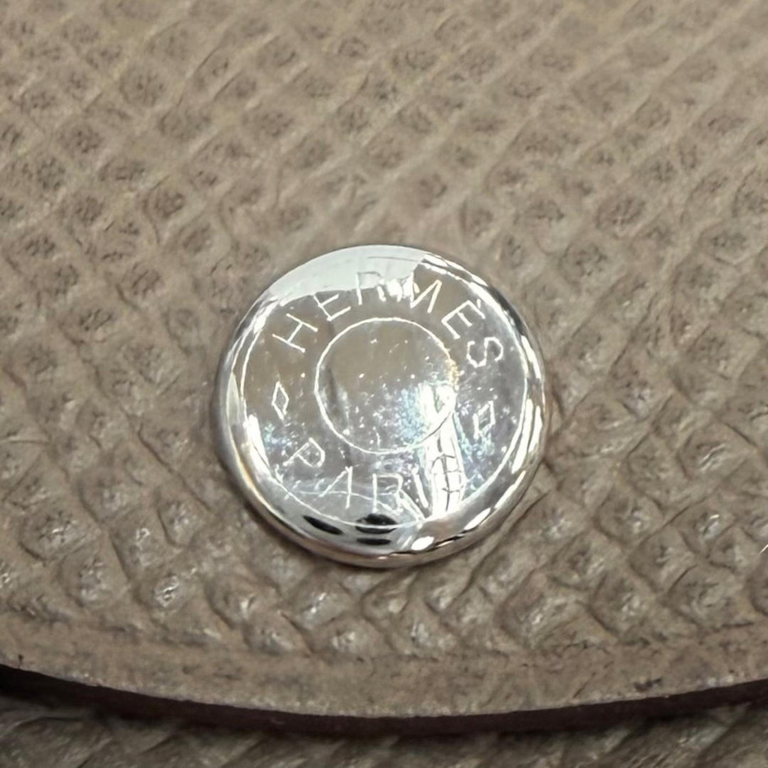 未使用品★HERMES エルメス カルヴィ デュオ エトゥープ ヴォーエプソン セリエ金具 コンパクトウォレット 二つ折り財布 K刻印 仏製 箱付