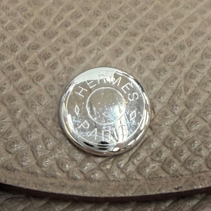未使用品★HERMES エルメス カルヴィ デュオ エトゥープ ヴォーエプソン セリエ金具 コンパクトウォレット 二つ折り財布 K刻印 仏製 箱付