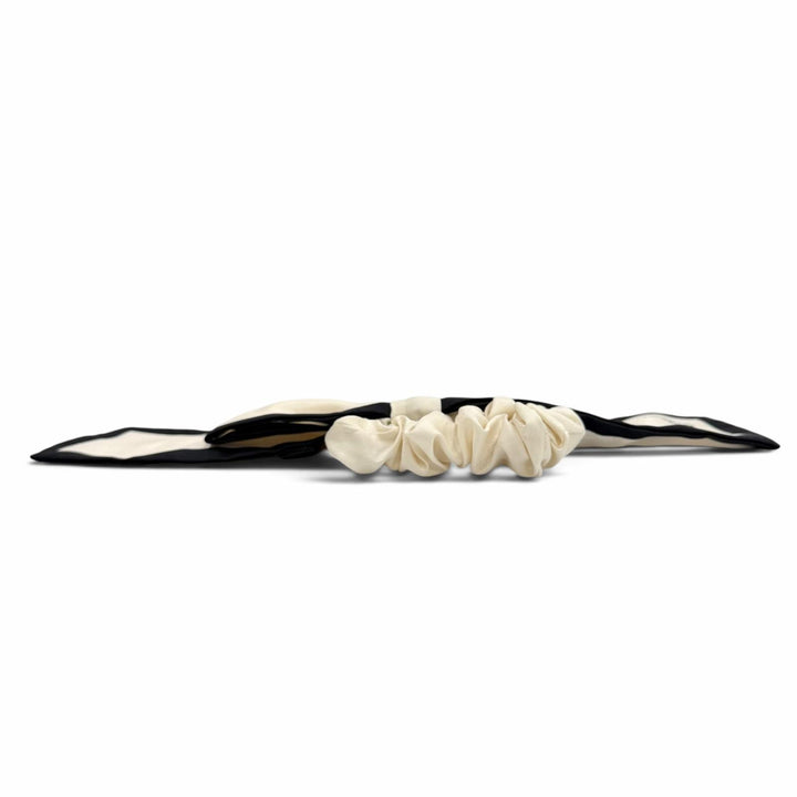 極美品★CHANEL シャネル 21S シルク100％ ロゴ入り カメリア リボン シュシュ ヘアアクセサリー アイボリー ブラック イタリア製