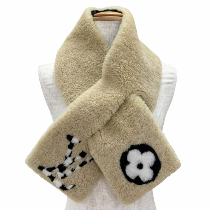 極美品△LOUIS VUITTON ルイヴィトン M76163 エシャルプ グラフィックLV ムートン マフラー 裏地シルク ベージュ イタリア製 正規品 箱付