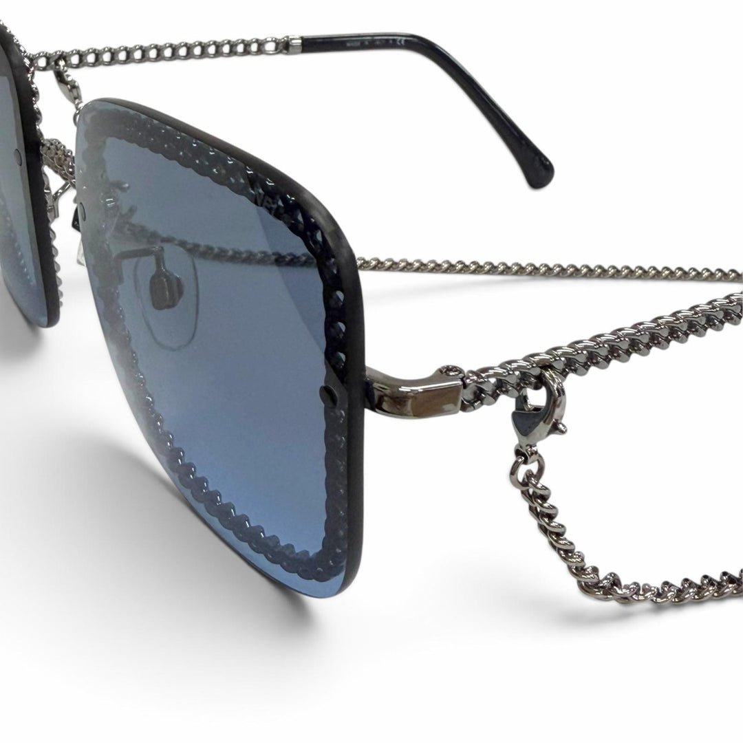 美品△CHANEL シャネル 4244 グラスチェーン付き ココマーク サングラス アイウェア ネイビー シルバー 57□18 140 度なし 伊製 箱付き