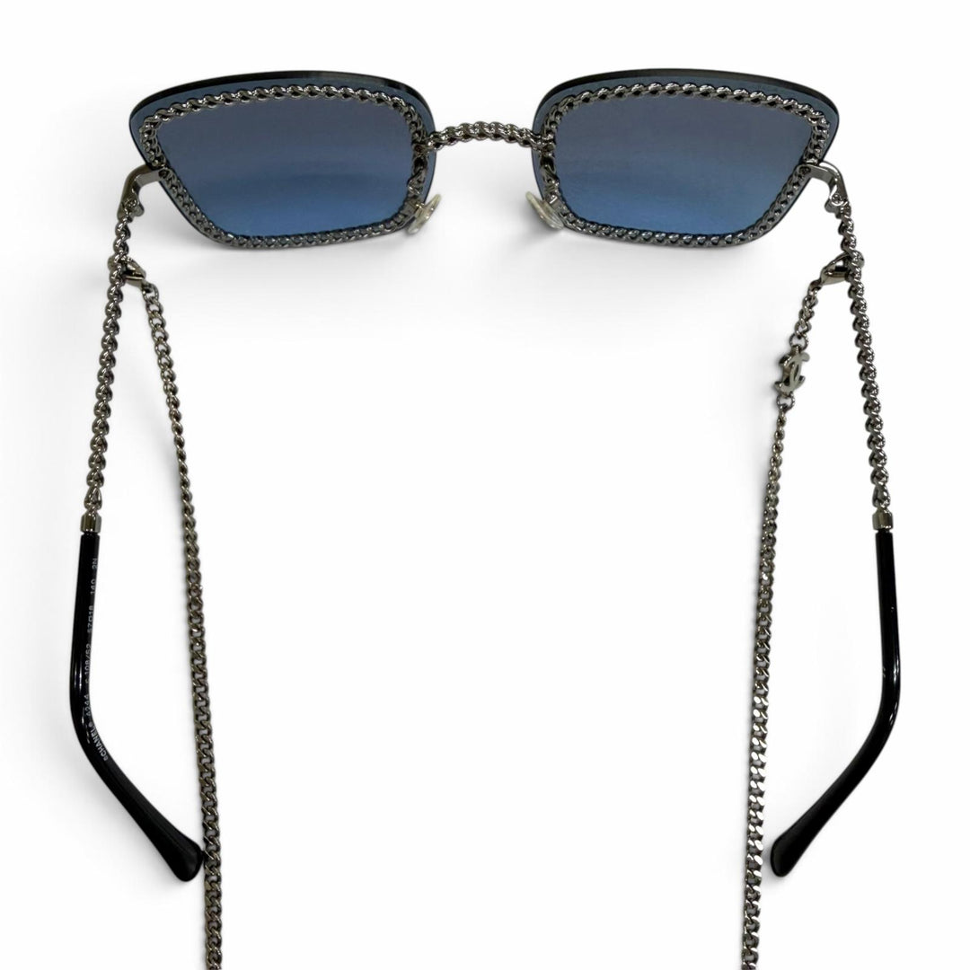 美品△CHANEL シャネル 4244 グラスチェーン付き ココマーク サングラス アイウェア ネイビー シルバー 57□18 140 度なし 伊製 箱付き