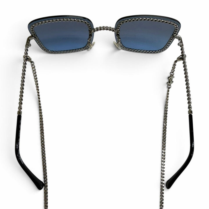 美品△CHANEL シャネル 4244 グラスチェーン付き ココマーク サングラス アイウェア ネイビー シルバー 57□18 140 度なし 伊製 箱付き
