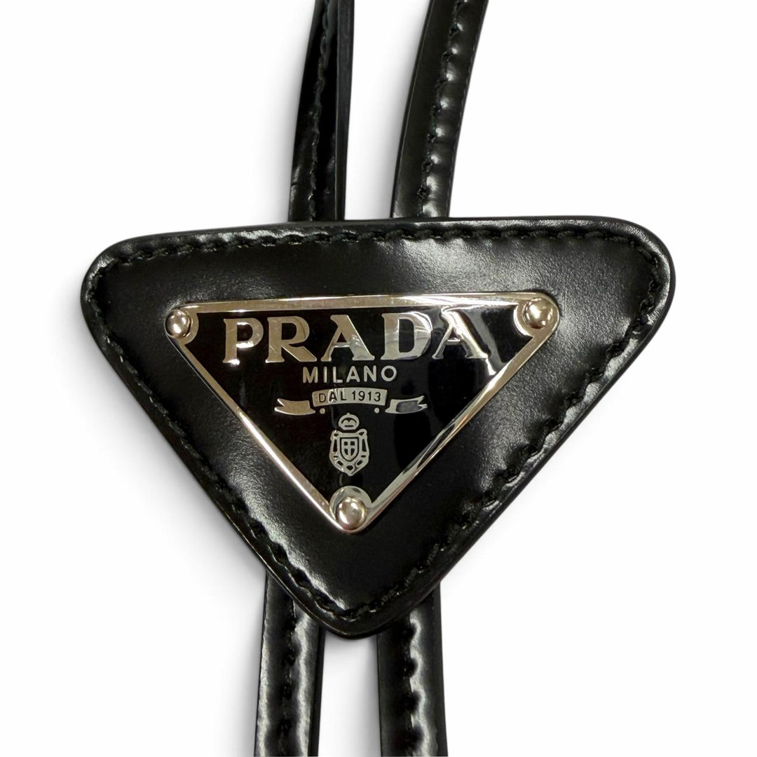 美品▼PRADA プラダ パテントレザー トライアングルプレート 三角プレート ボロタイ ループタイ ネックレス ブラック シルバー メンズ