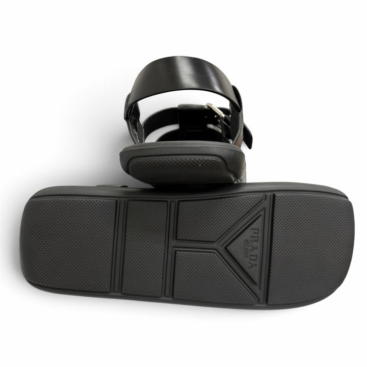 未使用品□PRADA プラダ 2X3093 ブラッシュドレザー バックストラップ グルカサンダル ブラック 8 イタリア製 メンズ 箱・保存袋付き