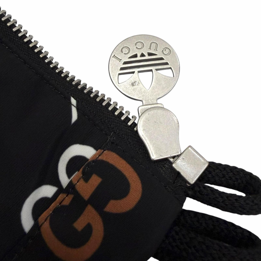 美品□GUCCI adidas グッチ アディダス 722262 ロゴ総柄 中綿入り ナイロンパーカー ブルゾン 黒 マルチカラー 46 イタリア製 正規品