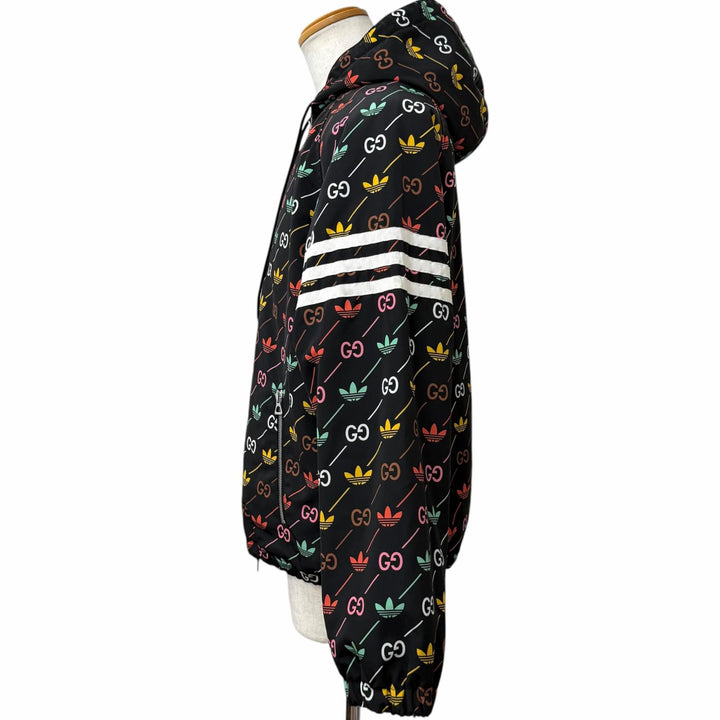 美品□GUCCI adidas グッチ アディダス 722262 ロゴ総柄 中綿入り ナイロンパーカー ブルゾン 黒 マルチカラー 46 イタリア製 正規品