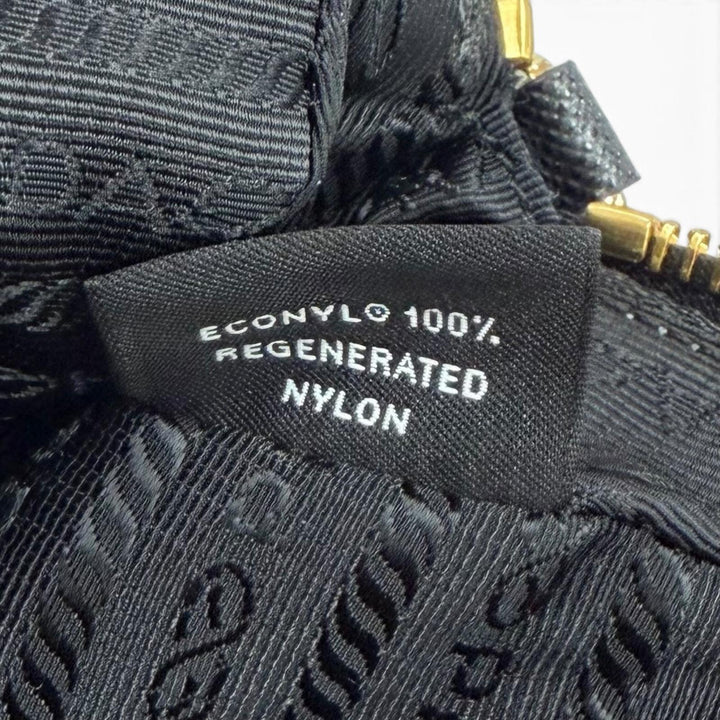 極美品★PRADA プラダ 1NS693 Re-Nylon リスレット付トライアングルロゴ サーフプリント ポーチ 化粧ポーチ ブルー 伊製 レディース