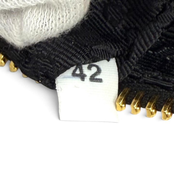 極美品★PRADA プラダ 1NS693 Re-Nylon リスレット付トライアングルロゴ サーフプリント ポーチ 化粧ポーチ ブルー 伊製 レディース