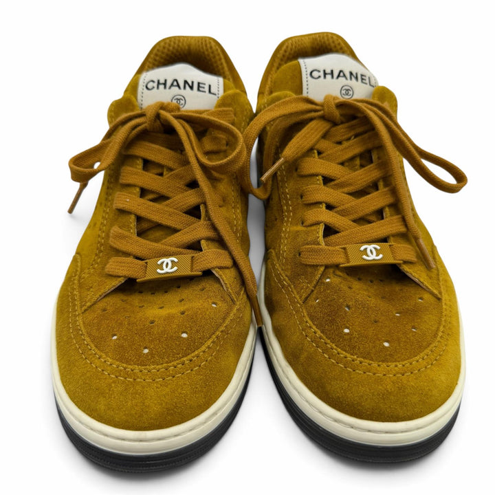 極美品☆CHANEL シャネル G39225 ココマーク・ロゴ スウェードレザー ローカットスニーカー ブラウン系 38 イタリア製 レディース