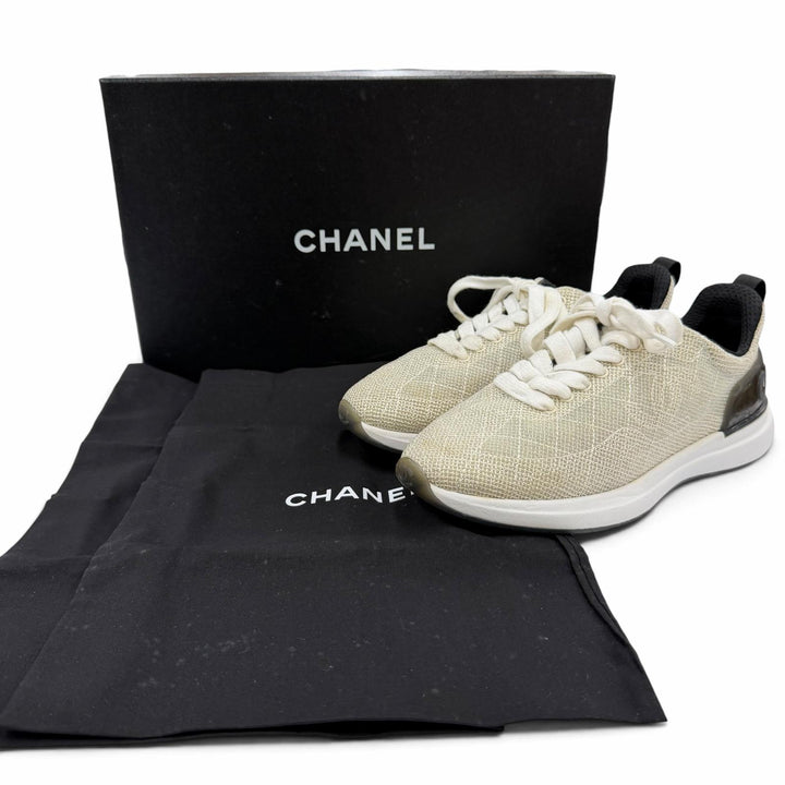美品☆CHANEL シャネル G37129 ココマーク・ロゴ レースアップ ローカットスニーカー ベージュ 36 イタリア製 レディース 箱・保存袋付き
