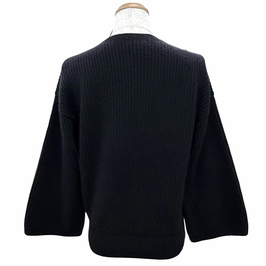 極美品△CHANEL シャネル P50069K06343 カシミヤ100％ ココマーク ライオン金具 カメリアデザイン 長袖 ニット セーター 黒 38 正規品