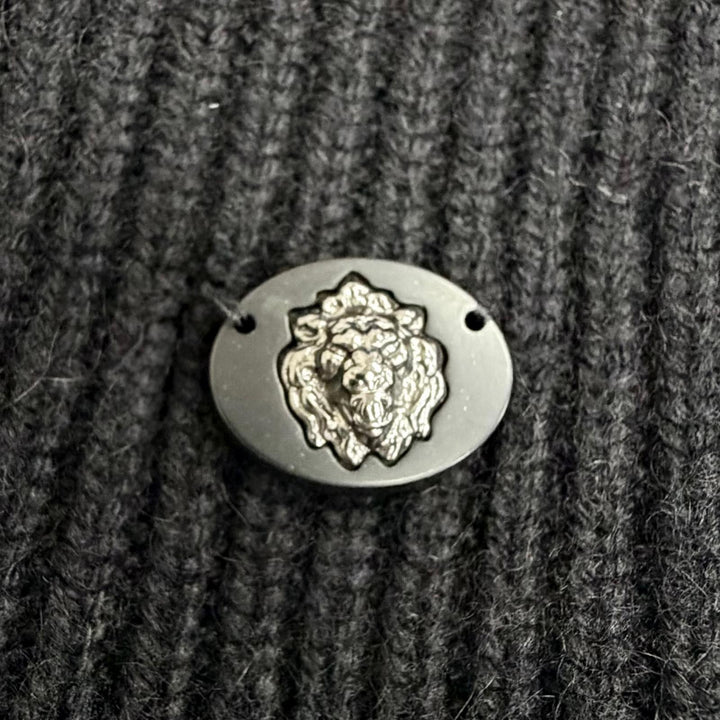 極美品△CHANEL シャネル P50069K06343 カシミヤ100％ ココマーク ライオン金具 カメリアデザイン 長袖 ニット セーター 黒 38 正規品