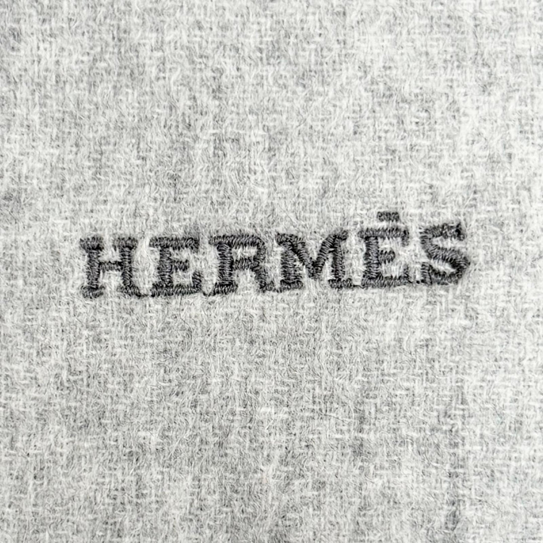 未使用品△HERMES エルメス レクトヴェルソ カシミヤ100％ ロゴ刺繍 フリンジ バイカラー ストール マフラー チャコールグレー 箱付き