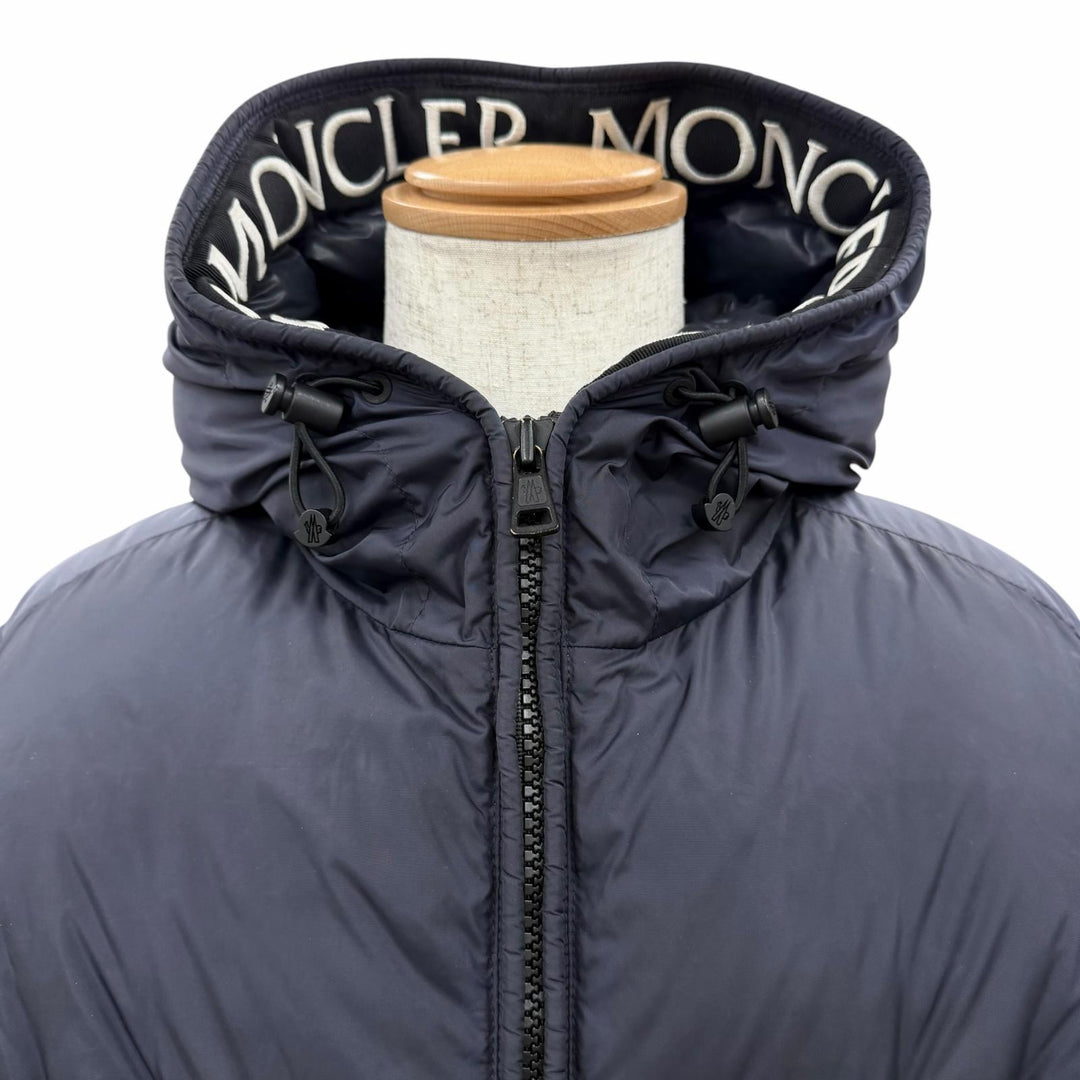 良品☆MONCLER モンクレール 20-21AW MONTCLA ロゴ刺繍 ロゴワッペン・フード付 ZIP UP ダウンコート ネイビー 3 正規品 メンズ