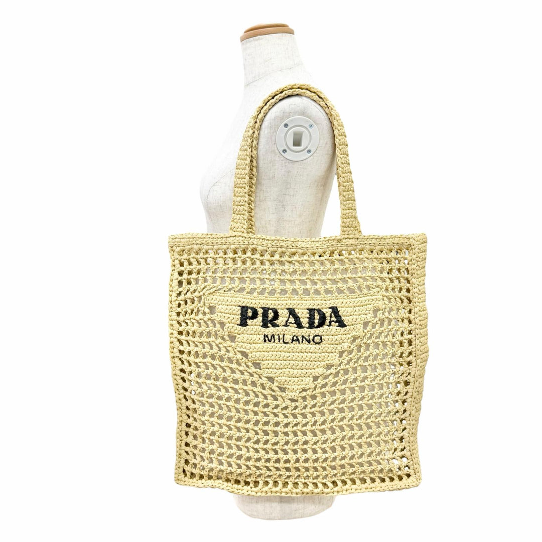 極美品△PRADA プラダ 1BG393 トライアングルロゴ ラフィア クロシェ トートバッグ 肩掛け可 ナチュラル イタリア製 レディース オススメ