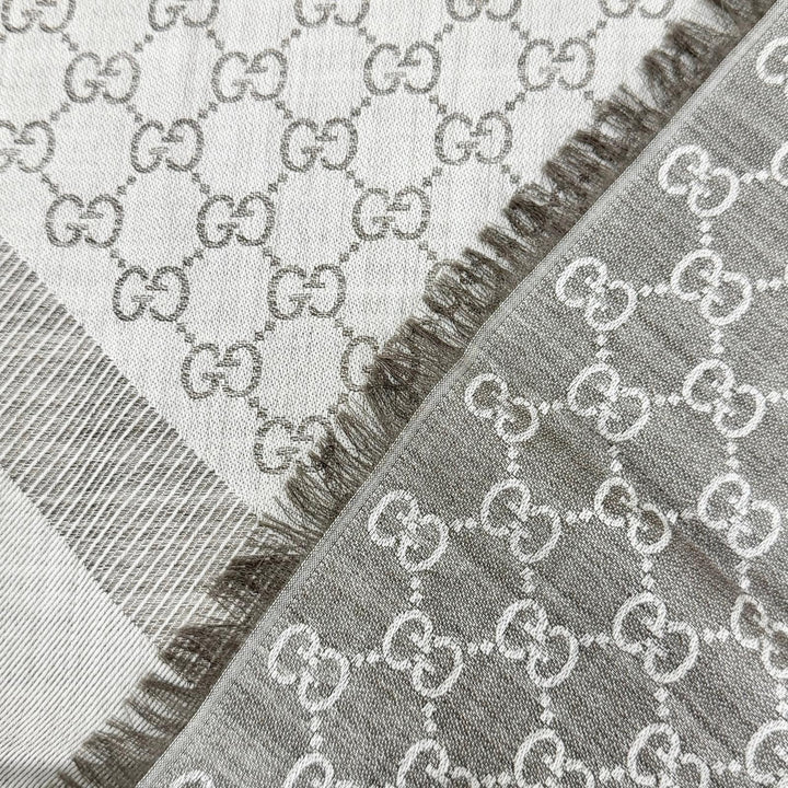 未使用品△GUCCI グッチ 281942 ウール シルク GG柄 フリンジ 大判 ショール ストール ブラウン系 140×140cm イタリア製 正規品 箱付き
