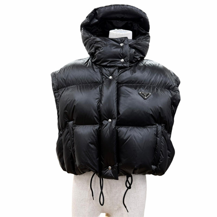 極美品☆PRADA プラダ 291973 トライアングルロゴ クロップド コンバーチブル 2WAY ダウンベスト ダウンジャケット ブラック 正規品 38