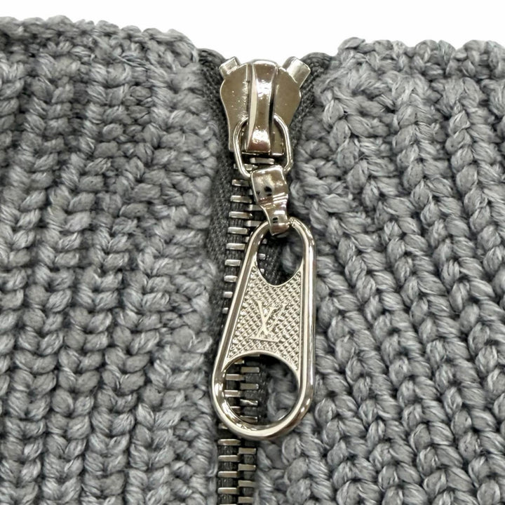 未使用品★LOUIS VUITTON ルイヴィトン 24AW ウール混 レザーロゴパッチ サイドジップ 台形 ニット ミニスカート グレー S 伊製 正規品