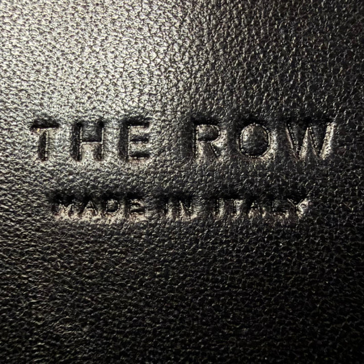 極美品☆THE ROW ザロウ W1747 L42 BELT FLAP BAG ロゴ刻印 ショルダーバッグ ブラック イタリア製 レディース 保存袋付き