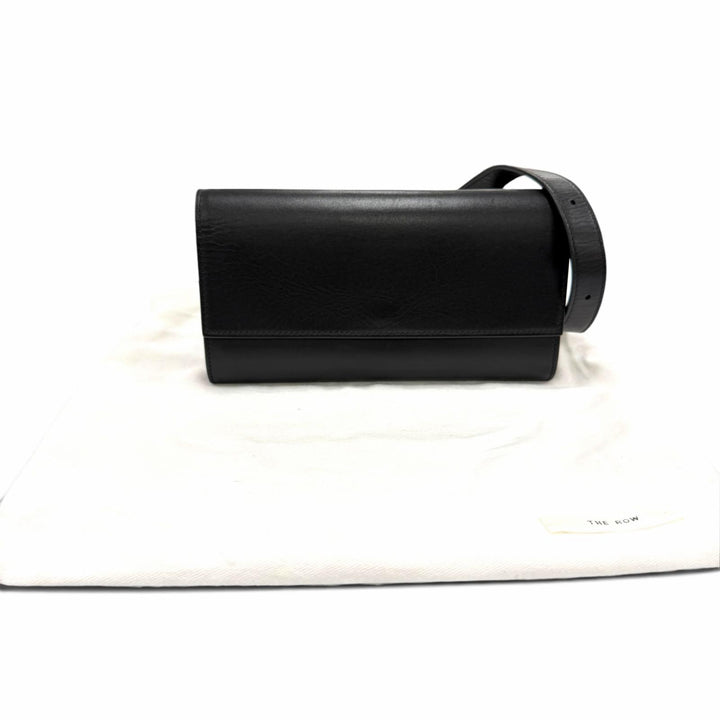 極美品☆THE ROW ザロウ W1747 L42 BELT FLAP BAG ロゴ刻印 ショルダーバッグ ブラック イタリア製 レディース 保存袋付き
