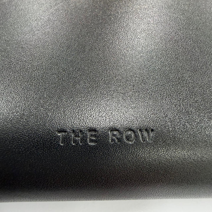 極美品☆THE ROW ザロウ W1747 L42 BELT FLAP BAG ロゴ刻印 ショルダーバッグ ブラック イタリア製 レディース 保存袋付き