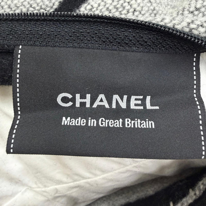 極美品☆CHANEL シャネル 18V ウール カシミヤ混 ココマーク クッション インテリア ブラック グレー イギリス製 レディース 保存袋付き