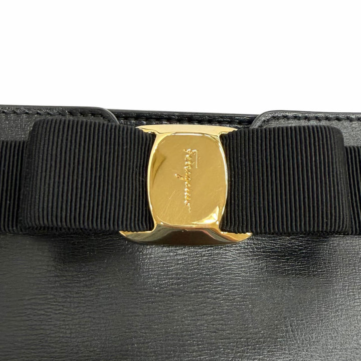 極美品★Salvatore Ferragamo サルヴァトーレフェラガモ ヴァラリボン レザー ショルダーバッグ ブラック ゴールド金具 保存袋付き